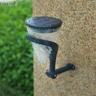 Un bon prix. Temps de charge 6-8 heures Lampes solaires de jardinage écologique Taille murale en ligne