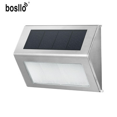 Un bon prix. IP45 étanche à l'eau Lumières murales solaires Pas besoin de câblage Installation facile en ligne