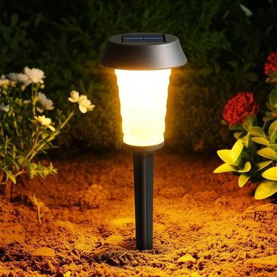 Un bon prix. 8-10 heures d'autonomie pour lampes solaires de jardin, installation sur piquet, température de couleur blanc chaud en ligne